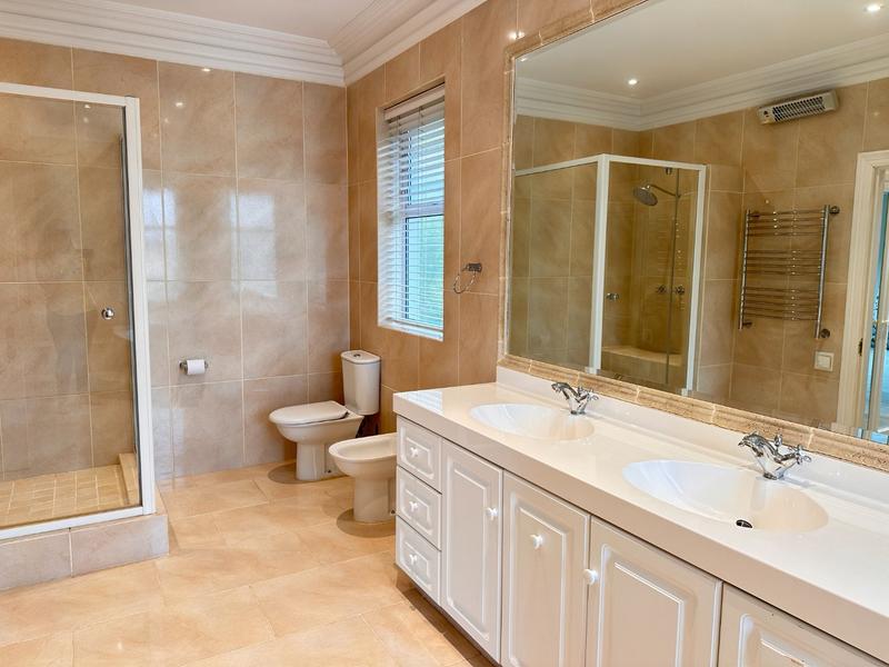 To Let 4 Bedroom Property for Rent in Fish Hoek Western Cape